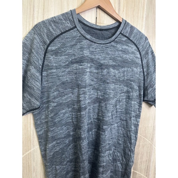 Lululemon Vent Tech Short Sleeve Shirt‎ Mens XL Grey Camo Athletic Fit Quick Dry - Picture 5 of 12